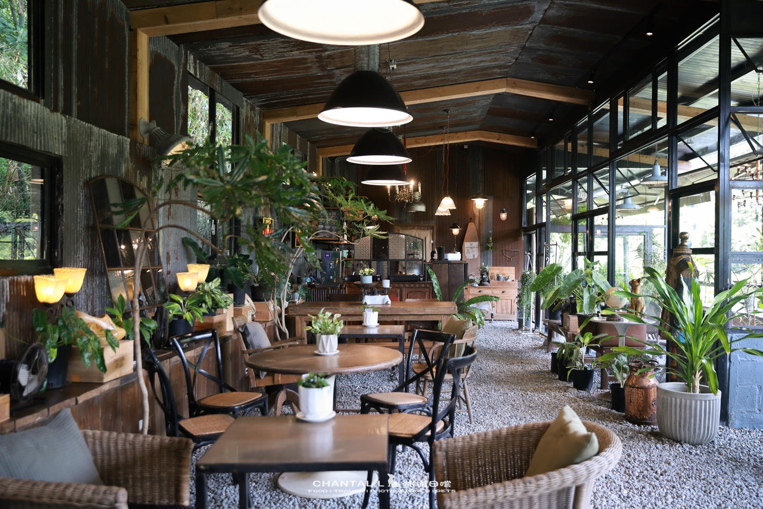 【士林區/陽明山】老件、植栽、山景，陽明山咖啡廳推薦 Savage Garden野人花園