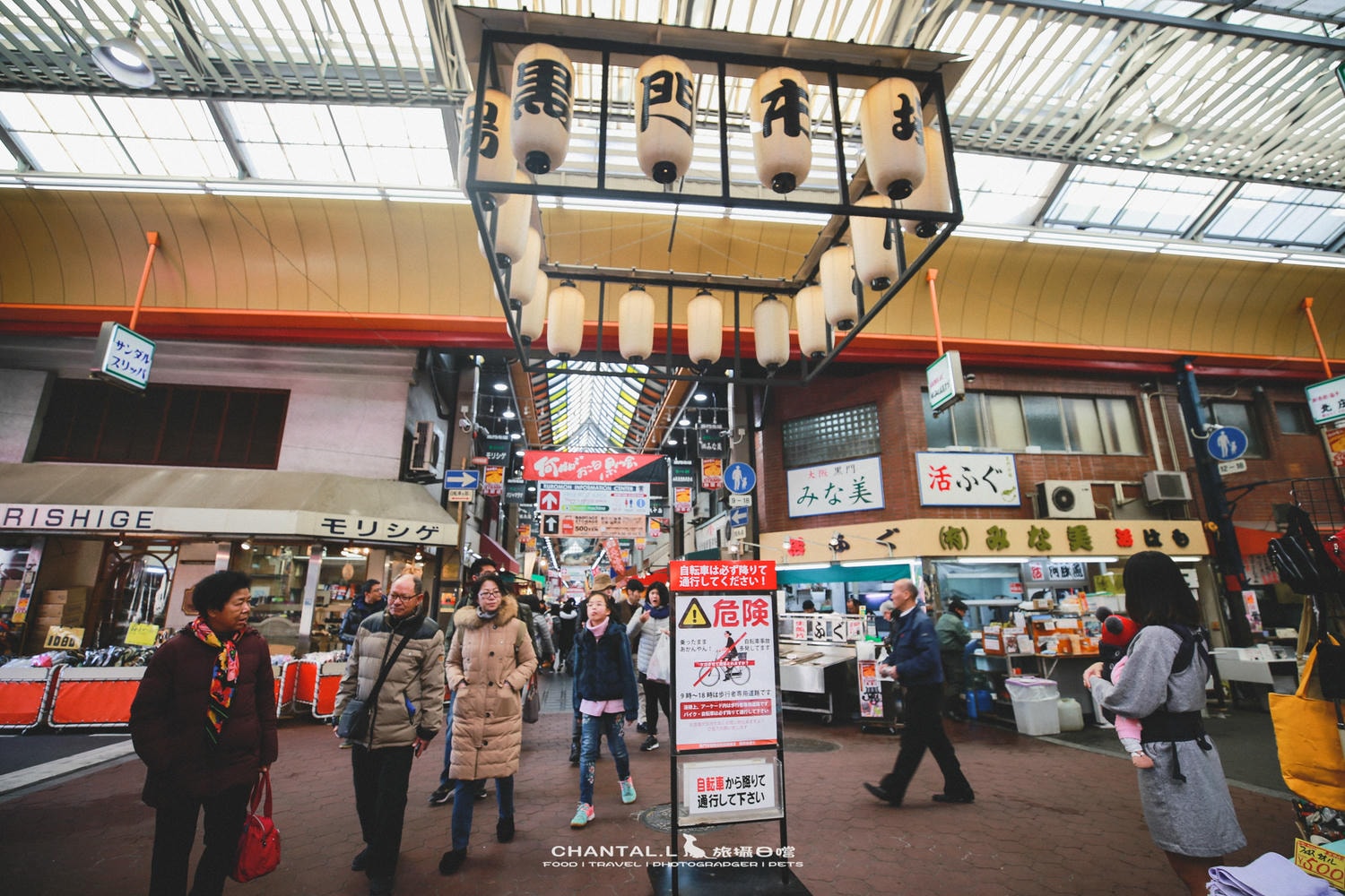 【大阪／黑門市場】黑門市場散步｜大阪的廚房裡慢慢走慢慢逛，遇見最好吃的醬油糰子三都屋（2018造訪）