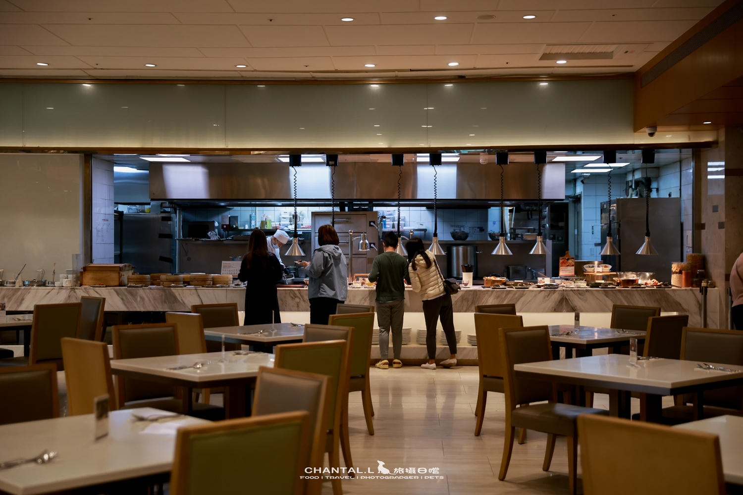 【南港區／南港火車站】飯店吃到飽也能帶狗，六福萬怡 敘日全日餐廳 開放寵物友善啦！