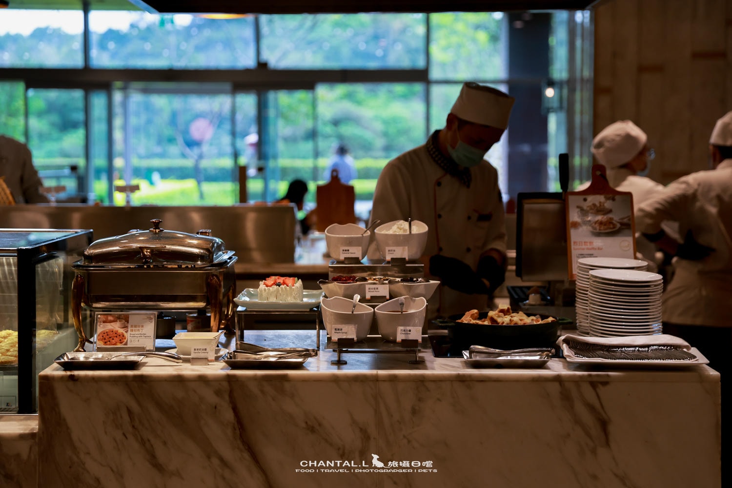 【南港區／南港火車站】飯店吃到飽也能帶狗，六福萬怡 敘日全日餐廳 開放寵物友善啦！