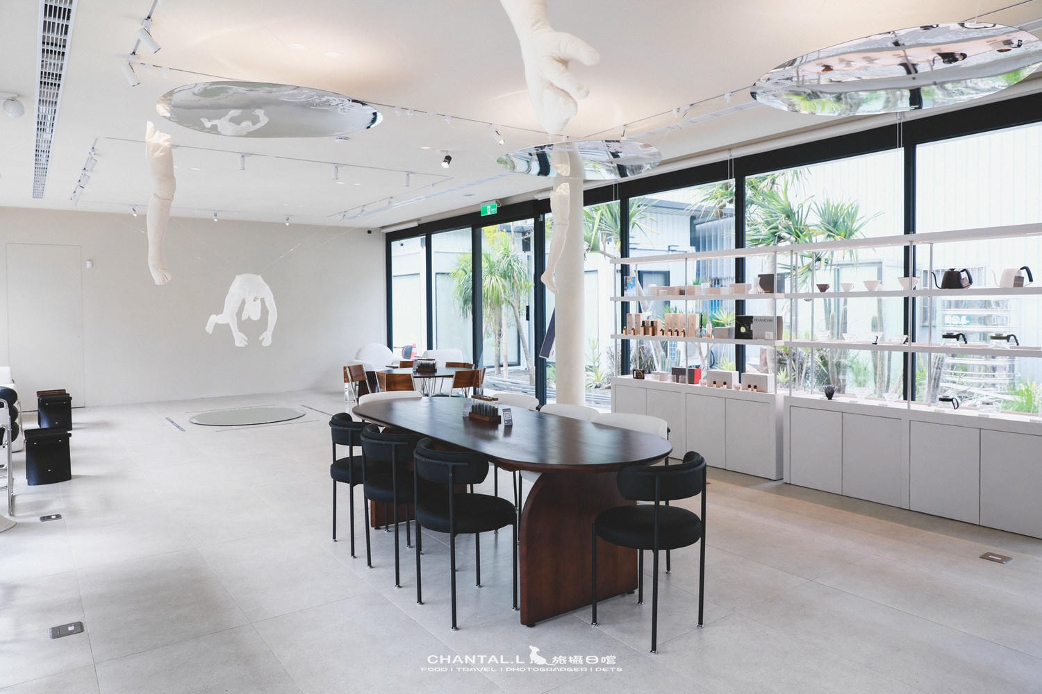 【林口/咖啡店】白色設計空間＋綠植環繞，不像在林口市區的寵物友善咖啡廳-胚 pae venue