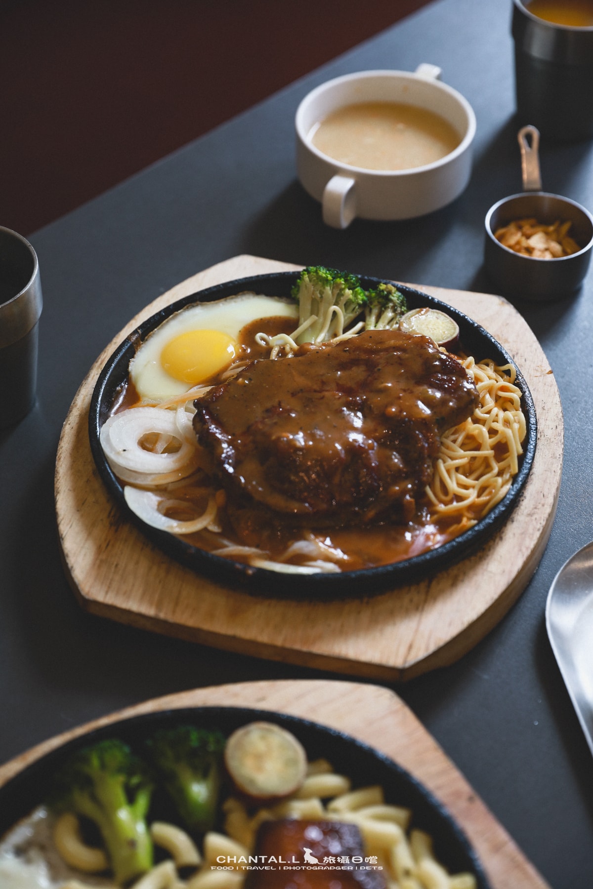 【青埔/美食】桃園寵物友善必吃,台式鐵板牛排+飲料湯品冰品吃到飽-300° STEAK - 第16張圖 【青埔/美食】桃園寵物友善必吃,台式鐵板牛排+飲料湯品冰品吃到飽-300° STEAK