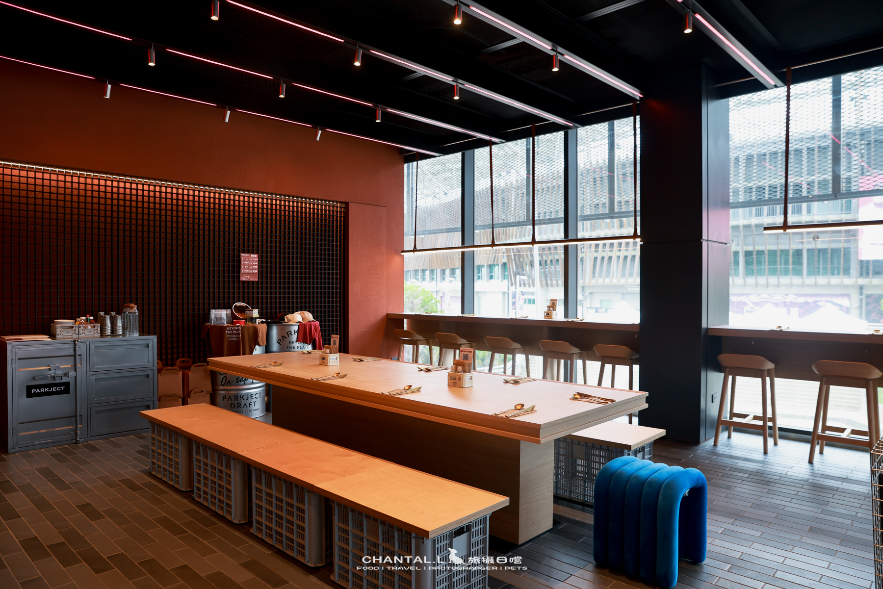 【中壢區/美食】  PARKJECT 趴街餐酒館｜工業風運動酒吧，樂天球場旁超有氛圍的寵物友善空間