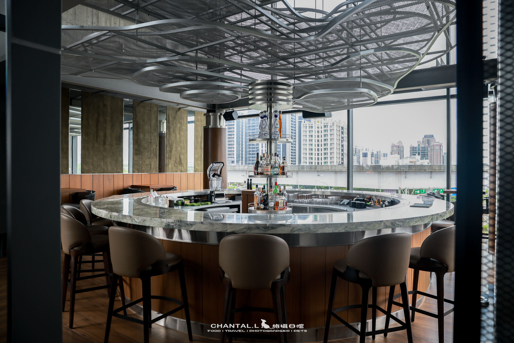 【中壢區/美食】  PARKJECT 趴街餐酒館｜工業風運動酒吧，樂天球場旁超有氛圍的寵物友善空間