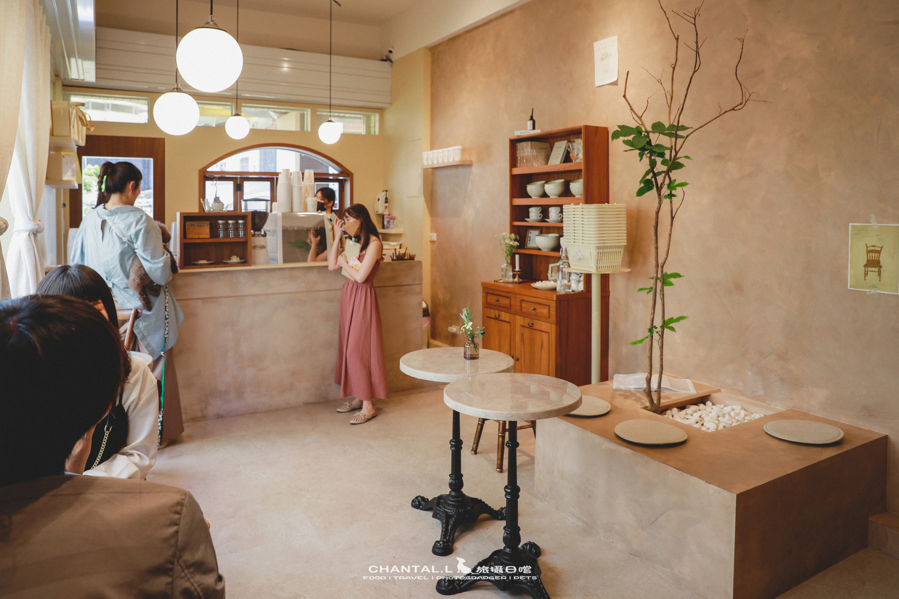 【鼓山區/咖啡店】讓人忍不住一直拍照的奶油色小屋 Bang Coffee 邦咖啡 （2025已歇業）