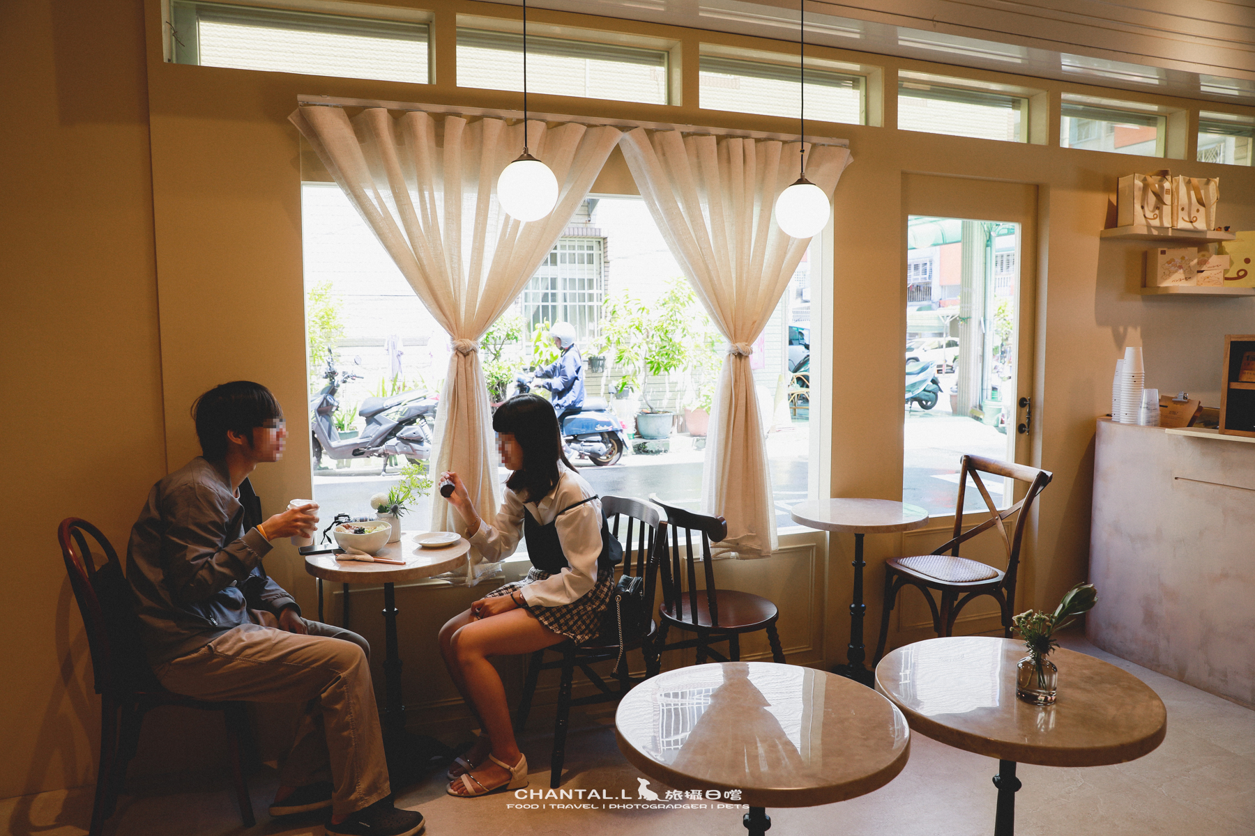 【鼓山區/咖啡店】讓人忍不住一直拍照的奶油色小屋 Bang Coffee 邦咖啡 （2025已歇業）